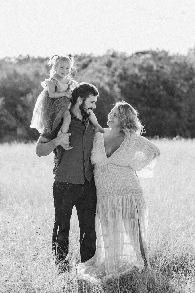 Maternity Photographer in Austin, TX; Central Texas Photographer; Family Maternity Session; Austin Texas maternity photographer