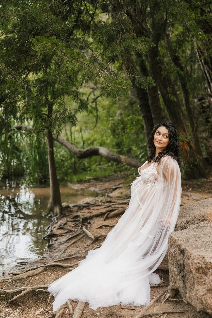 Central Texas Photographer; Maternity Photographer in Austin, TX; Austin Texas maternity photographer; Creekside Maternity Sessions